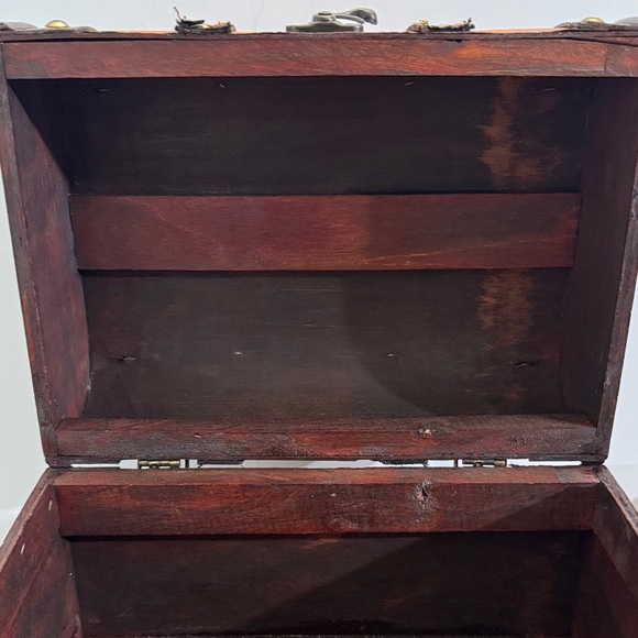 Vintage Style Brown and Yellow Decorative Trunk - Picture 8 of 9